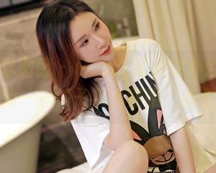 Feilin嗲囡囡 – Misty萌晰在办公室的图集更新——椅子那么舒服，谁会走？