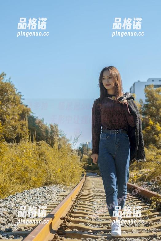 PDL潘多拉-杨晨晨sugar PDL潘多拉 - 杨晨晨sugar的写真更新,油亮品味,无形中让我感到一丝俏皮的味道。