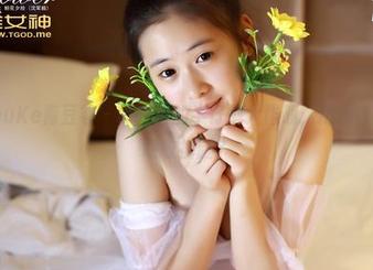 QingDouKe青豆客 – 谭晓彤的牛仔裤大作战：精选套图，谁还敢收裤腿？