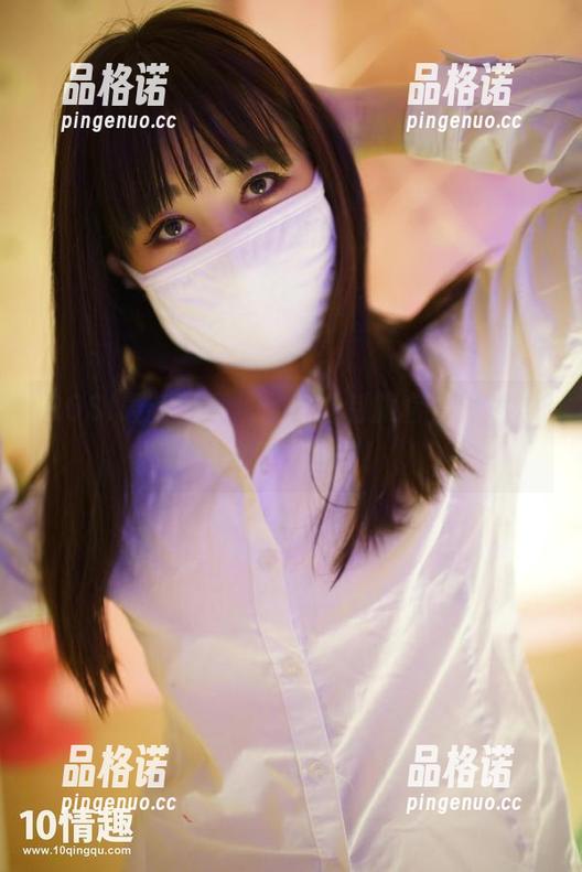 ROSI最新写真集：空姐制服套，带你飞向欢乐的云端！