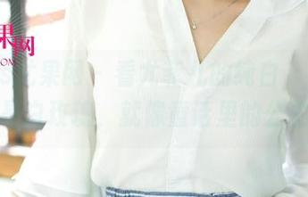 UGirls尤果网 – 看尤菲儿的纯白，不是说她是白玫瑰，就像童话里的公主！