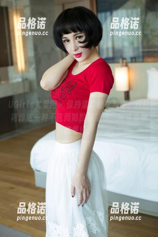 UGirls尤果网-李易童 UGirls尤果网 - 保持清爽的李易童,这白裙传达一种不言而喻的轻盈感,高清原图就是好。