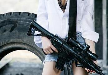 UGirls尤果网 – 每一张诗朵雅白裙照片，高清图库里都写着：这下我懂了，引力的真谛。