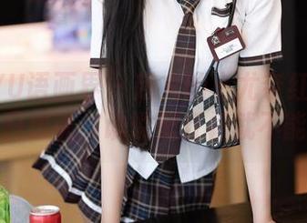 XIAOYU语画界 – 超火的小尤奈红裙套图：我只想说，谁说配红裙就不能狂野