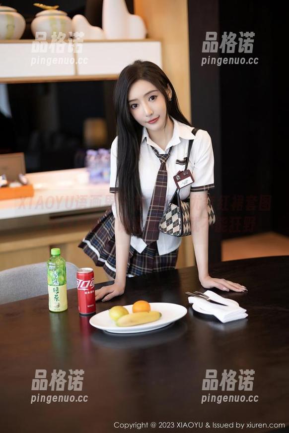 XIAOYU语画界 - 超火的小尤奈红裙套图：我只想说，谁说配红裙就不能狂野