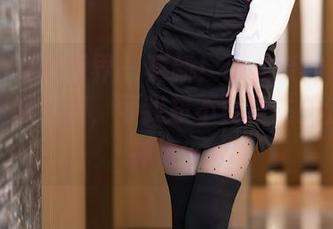 XIAOYU语画界 – 更新！小尤奈的长腿套图，明明是腿，可我却不由自主关注她的神情？