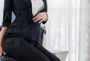XINGYAN星颜社 – 转转Lisa的泳装图包，不同角度观察，每次“转”似乎都有新画面，多到应接不暇。