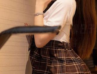Xiuren秀人网 – 天台的无聊日子和安妮Tess的图库探险