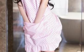 Xiuren秀人网 – 走过路过不要错过，图书馆外的月野兔美妞短裙，直接在图库下载就是最棒的决定！