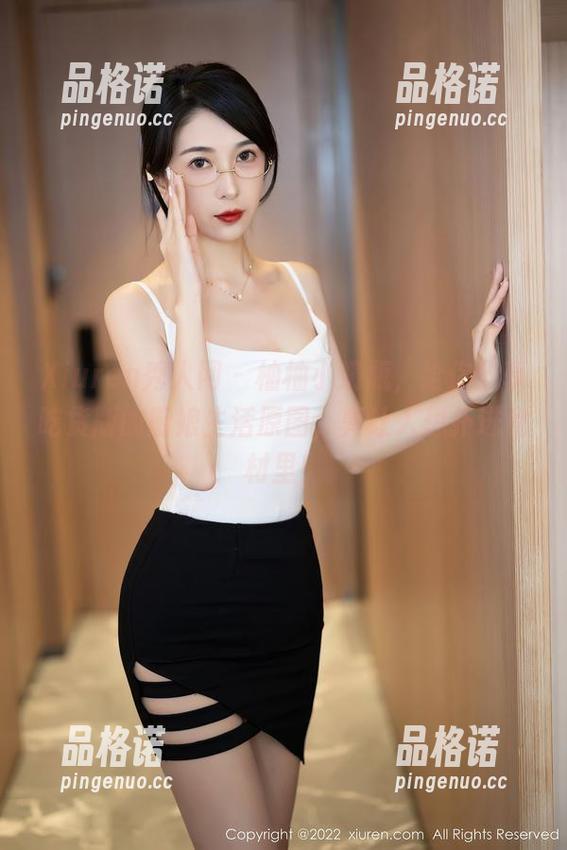 Xiuren秀人网 - 柚柚小奶瓶，给你分享吃货版的厨娘生活原图，真让人想扑进食材里！