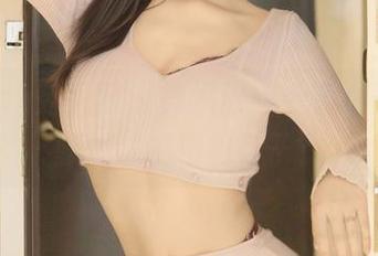 Xiuren秀人网 – 舞媚歆：全套女王版，顺便试试扭扭身子？
