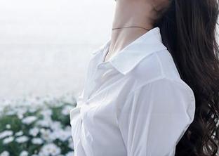 Xiuren秀人网 – 这就是免费图集：芭比KIKI与旗袍的微妙碰撞！