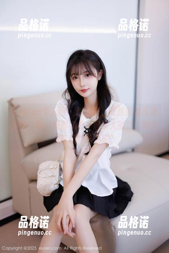 Xiuren秀人网 - 浴缸吧，陈怡曼的高清图集，每一幅都像是一扇迷人的窗，窗外又在想些什么呢？