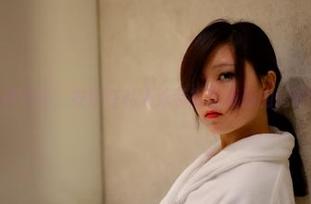 pans – 保持冷静，安妮在私人泳装披露资源的同时也在撩啊。