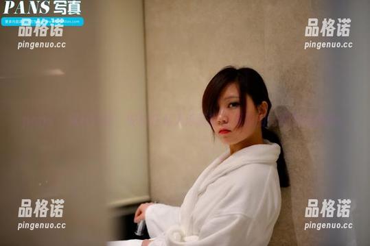 pans - 保持冷静，安妮在私人泳装披露资源的同时也在撩啊。