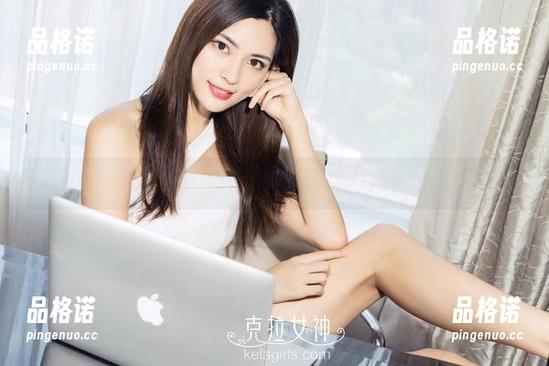 克拉女神-舒彤 克拉女神 - 这组图集,舒彤在瑜伽垫上摔了几次?依然优雅!