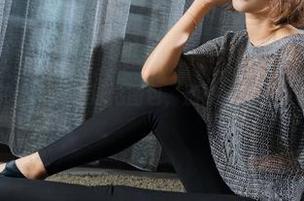克拉女神 – 冷静看薇薇泳池图包，别被水花四溅“吸引”了！