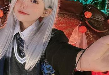 精灵少女是谁？六二二同学的精选作品，直接吸引你的全部目光。