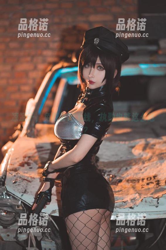凉凉子，免费套图上线，执勤也能这么迷人？