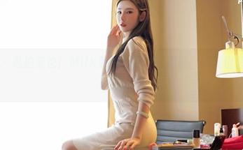 嗲囡囡 – 私拍来也！Milk楚楚的礼服狂想曲，没钱也想拥有的资源呀～
