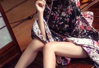 头条女神 – 套图里的尹菲，比基尼小情绪，如何等于一整个朋友圈的骚动？