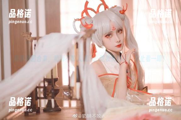 奶狮不咬人 赫萝美图合集,奶狮不咬人表示:这妆化得好,不止看一眼!