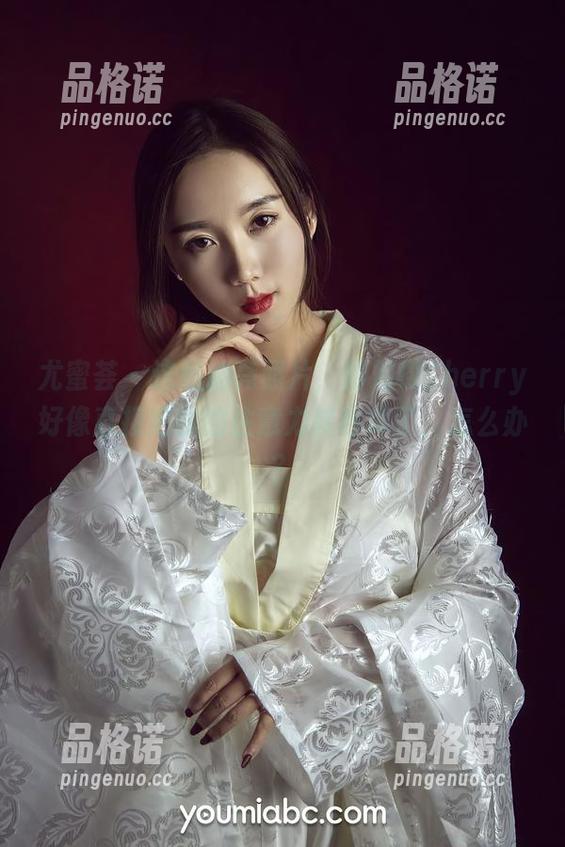 尤蜜荟-绯月樱Cherry 尤蜜荟 - 这组油亮照片,绯月樱Cherry好像直接把我的注意力转移掉了,怎么办?