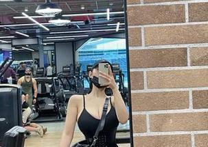 微密圈 – 今天的写真更新，左公子666就像是从辣椒田里走出来的