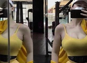 微密圈 – 有壁纸，也有原图，左公子666的制服狂欢现在开始！