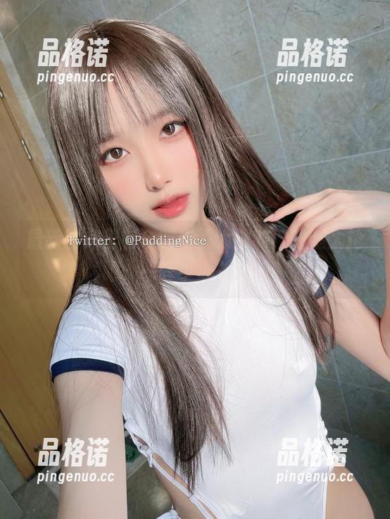 最新图库里有个叫布丁大法的，长腿太抢眼，一阵小心翼翼……