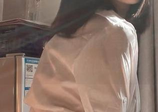 年年Nnian又来一波豹纹美图，真有你的，照片都在挑衅我了。
