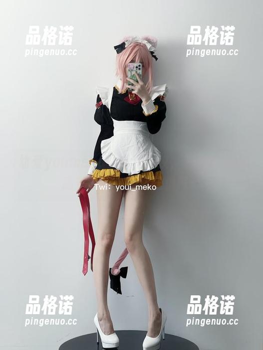 幼爱youmeko的全套豹纹，感觉要么是高端设计，要么是勇气。