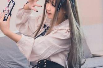 “流年不停w”的居家照，更新了这张乱七八糟的图，真心不想出门啊。