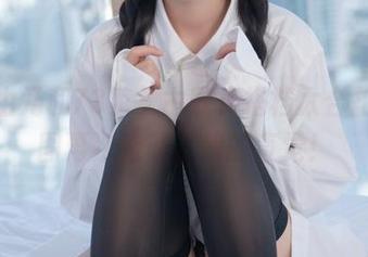 清水由乃和73家复古欧式搭档太合拍，原图再次验证了我的直觉！