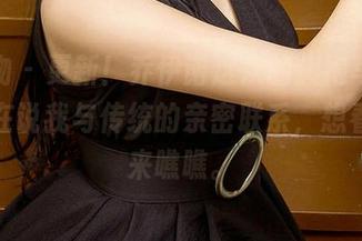 爱尤物 – 更新！乔伊诺这次的旗袍写真，似乎在说我与传统的亲密联系，想看的快来瞧瞧。