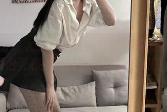微密圈 – 大家快来送上你们的祝福吧！玫桃泡芙和她的蓝色装写真分享中…