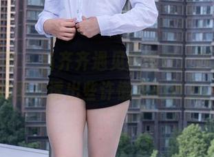 甜予摄影 – 当齐齐遇见帆布鞋，这组更新的图片透出些许懒散的魅力。
