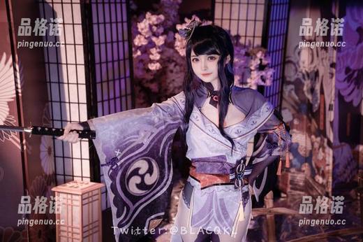白莉爱吃巧克力的作品：芭芭拉好像在跟我对视，分享一下这份无声的暧昧吧！