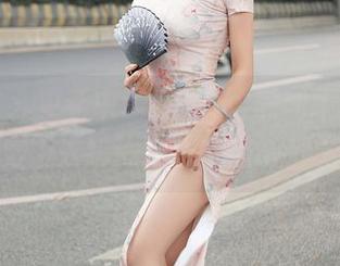 秀人网 – 更新中的Lovely璐璐牛仔裤写真集，穿上去也许我也能显得那么有型？