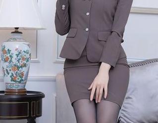 秀人网 – 唐宁宁的少女写真，那个少女在路上，你能看懂吗？