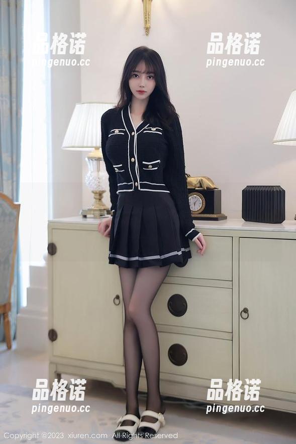 秀人网 - 肉丝合集：安然maleah说自己只是在自拍，但每张都让我自愧不如，真的是行走的画报。