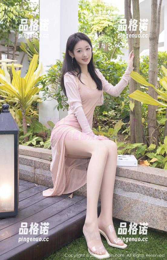 秀人网-小兔纯纯 秀人网 - 最新上架:小兔纯纯化身女王,真不敢相信都没配刀剑。