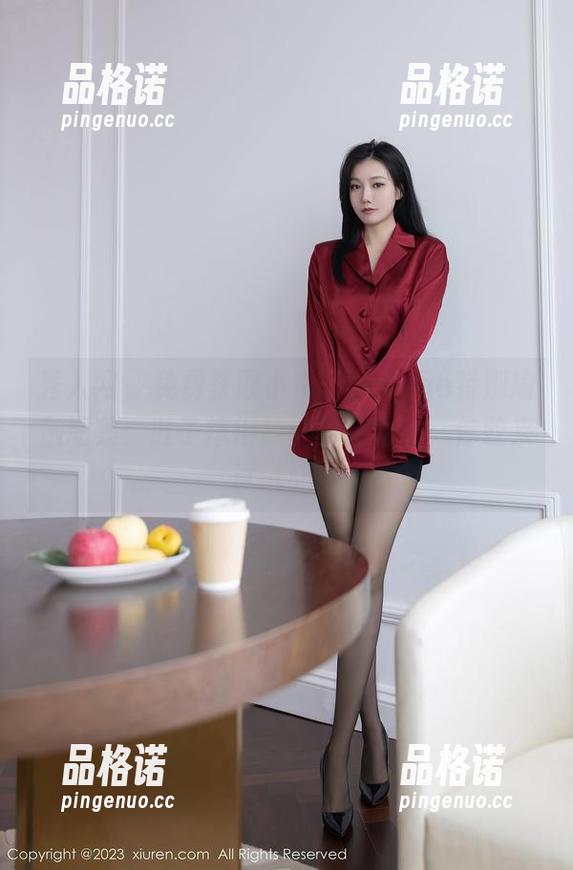 秀人网 - 免费获取小橘子orange特别瑜伽图集：肚子撑得掉渣的轻松感，你敢来试试吗？