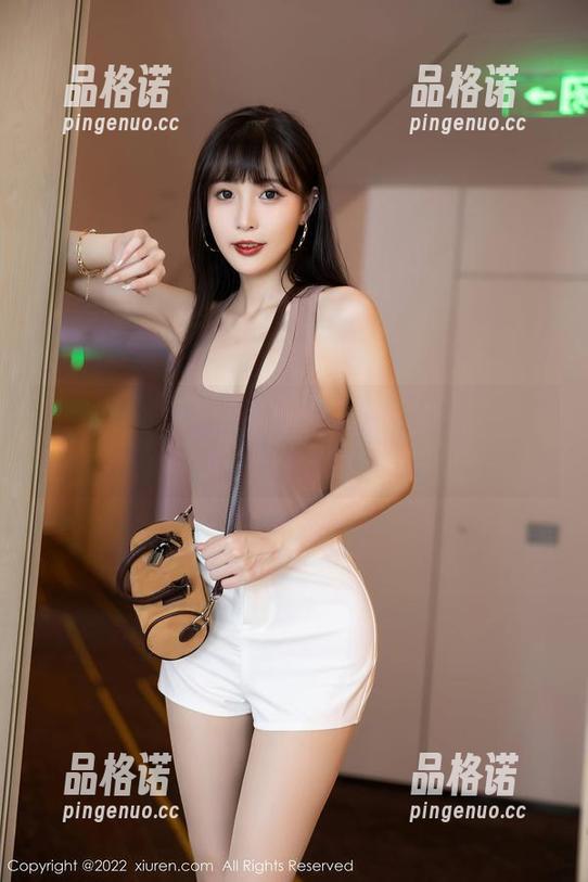 秀人网 - 灰丝中的小芭乐：当动静结合，我的目光恰好停留在这里。
