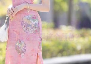 秀人网 – 杏子Yada在线：空姐原图，翅膀怎么会是这个颜色？