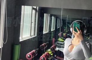 微密圈 – 童小芯空姐写真——风在耳边，心在云端