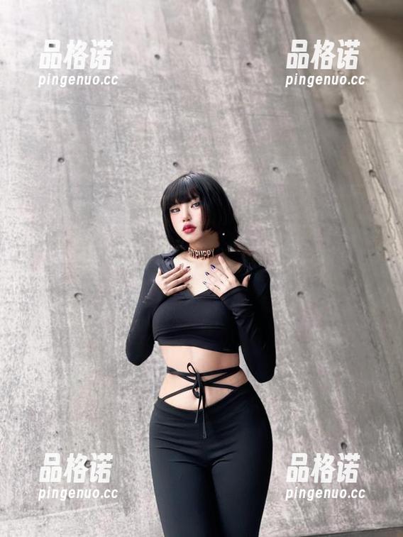 粉色的猪陈佩奇 微密圈 - 粉色的猪陈佩奇的红色兔子:你敢看吗?这图包可以发疯!