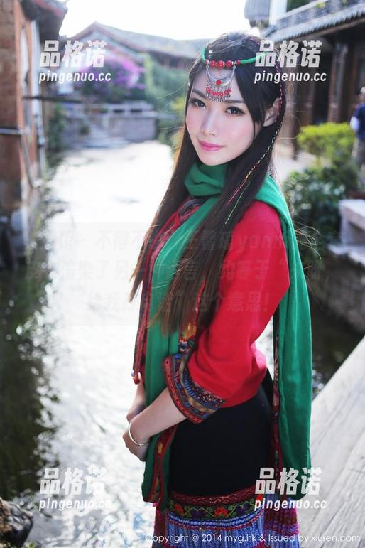 美媛馆 - 不得不说，王馨瑶yanni的全套皮衣渲染了另一种语言，约等于“来呀，给我打电话”这个意思！