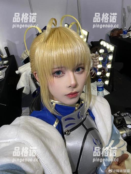 腥味猫罐拍摄的制服在线展出，原图里似乎藏了一点小事？
