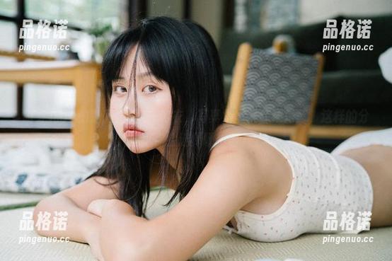萌芽儿o0 萌芽儿o0的加藤惠睡衣+内衣,写真集里是红还是蓝,这样的分享你会选择哪一面?
